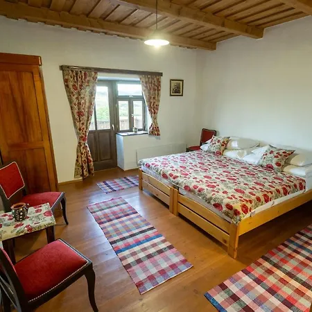 Csenger Vendeghazak 公寓 *